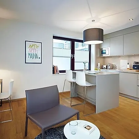Ipartment Frankfurt Centre 4*