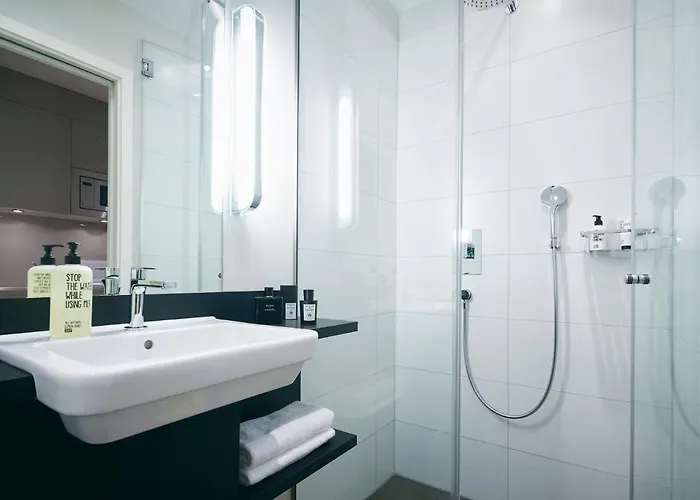 Ipartment Frankfurt Centre 4* פרנקפורט